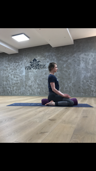 Upavišta konāsana 