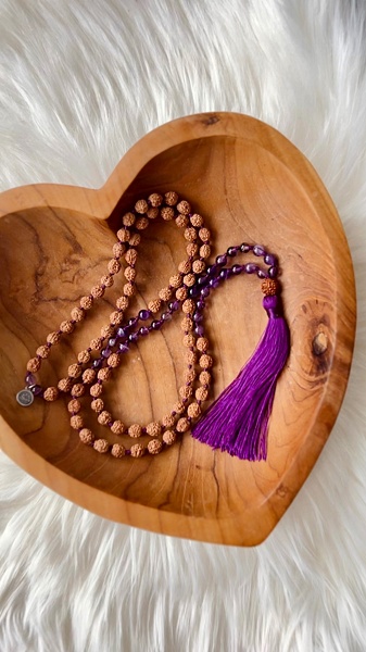 YOGGYS meditační mala - ametyst a rudrakša