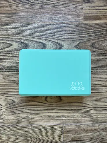 YOGGYS - designová jógová cihlička, zelená [YOGGYS]