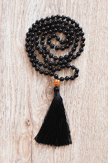 YOGGYS meditační mala z onyxu